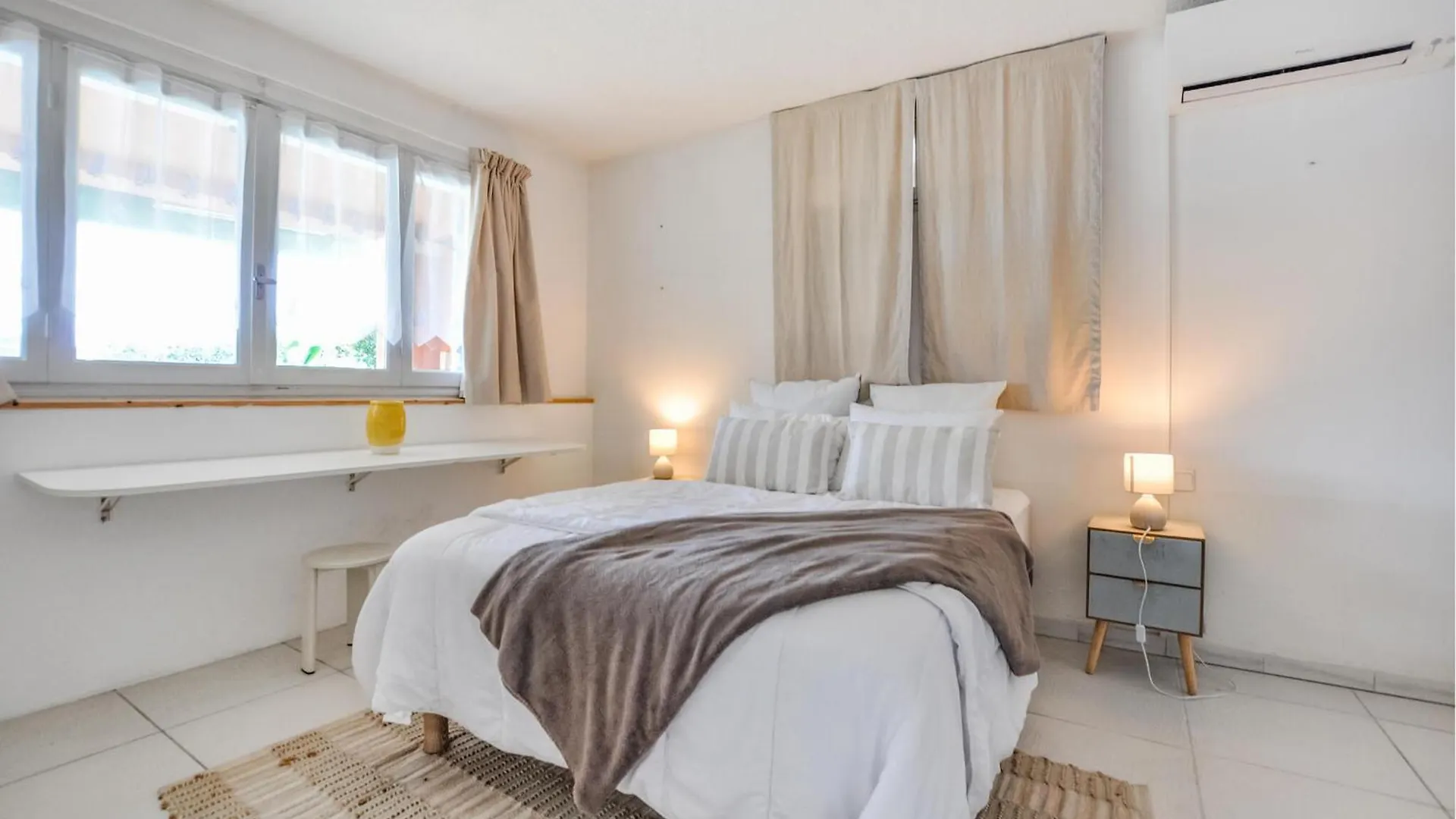 Beautiful Home In Mougins With Kitchen 0*,