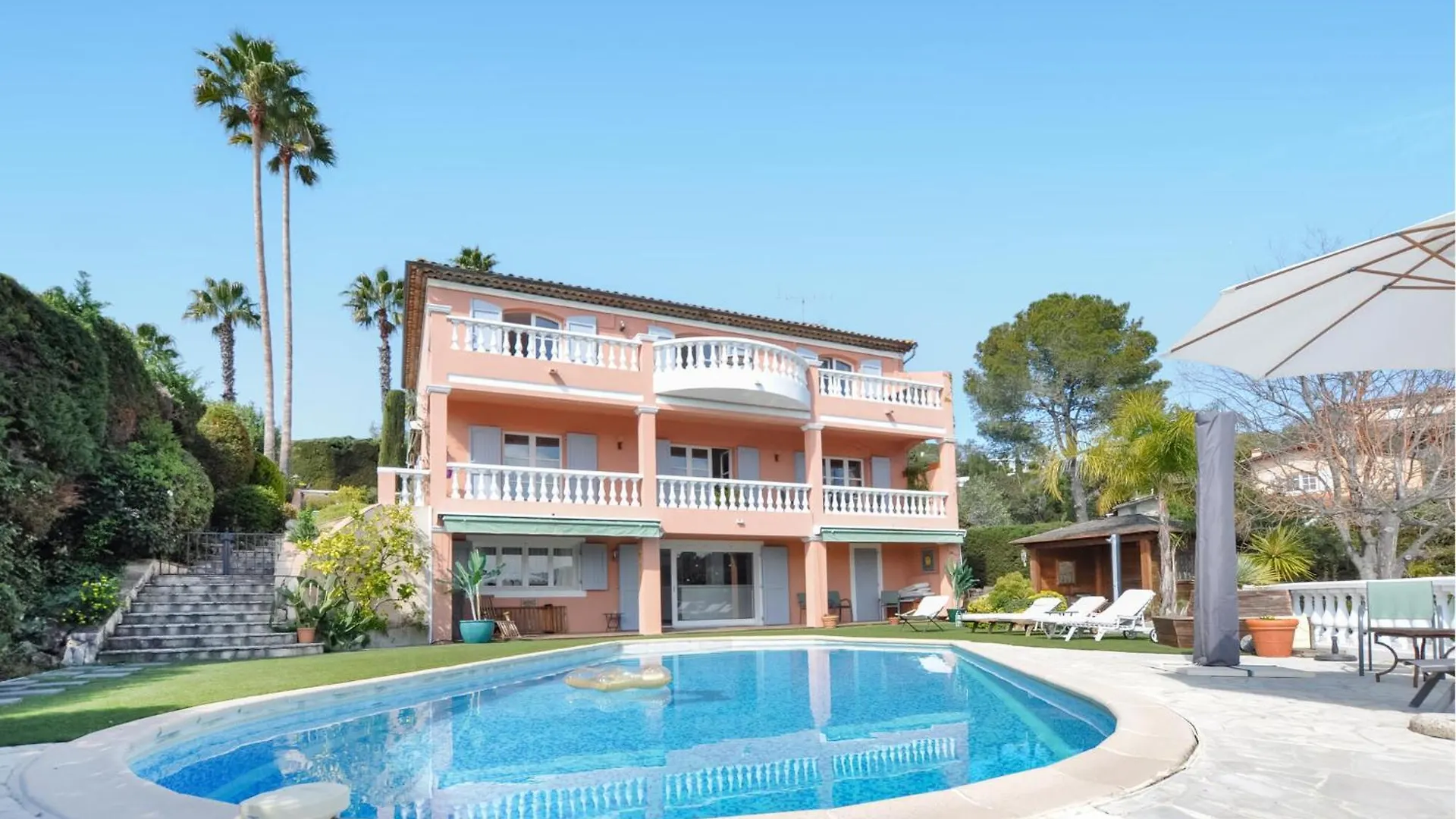 Beautiful Home In Mougins With Kitchen