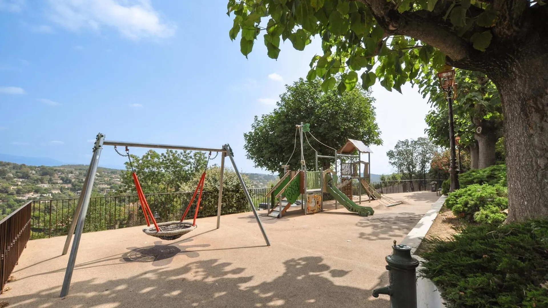 Holiday home Beautiful Home In Mougins With Kitchen