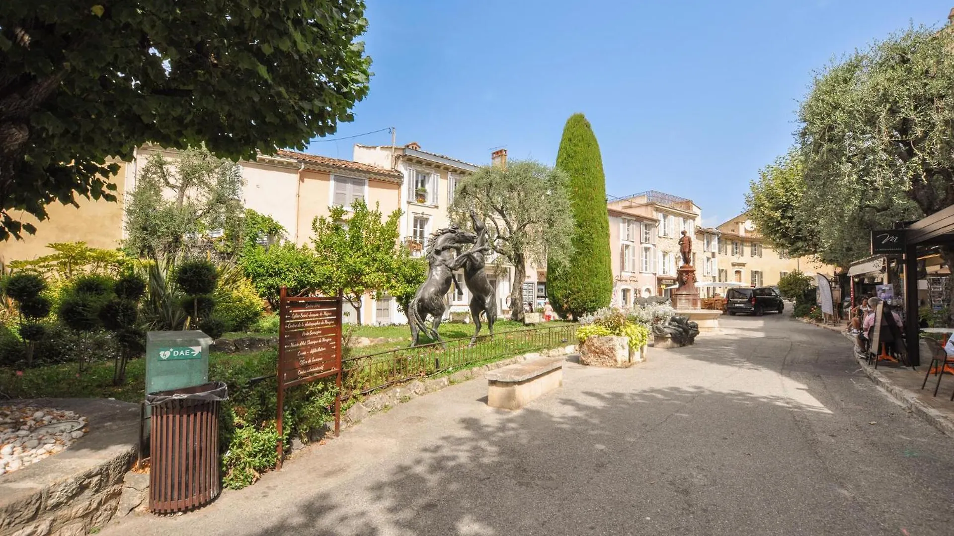 Beautiful Home In Mougins With Kitchen Holiday home